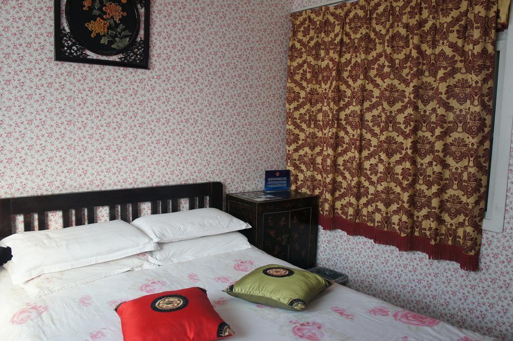 Red Lantern House Hostel Beijing Room photo