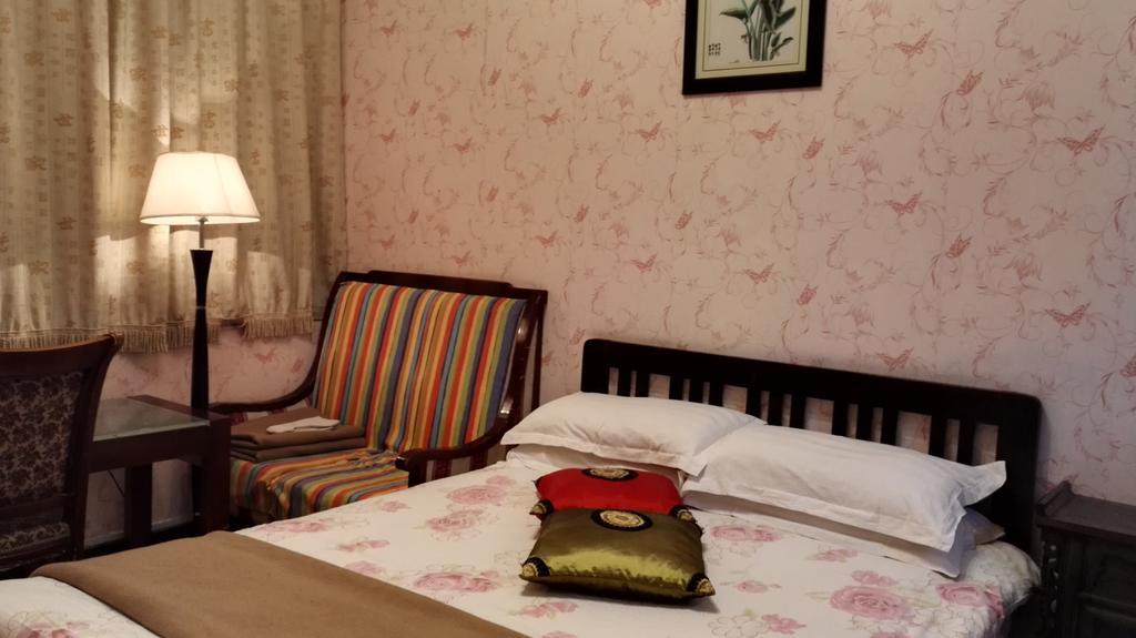 Red Lantern House Hostel Beijing Room photo